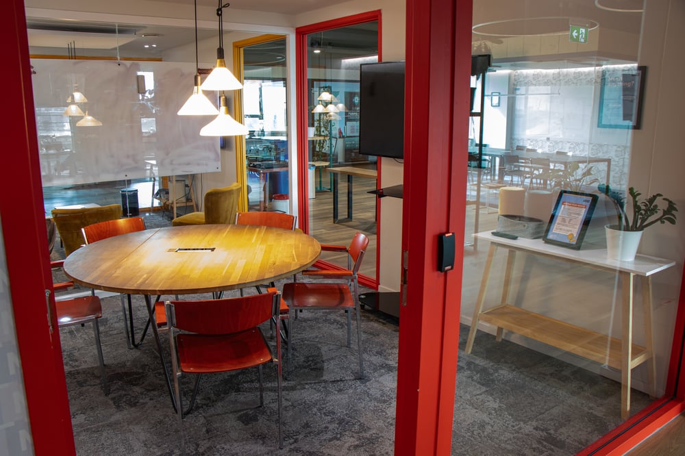 Red Room - 5th Floor 
