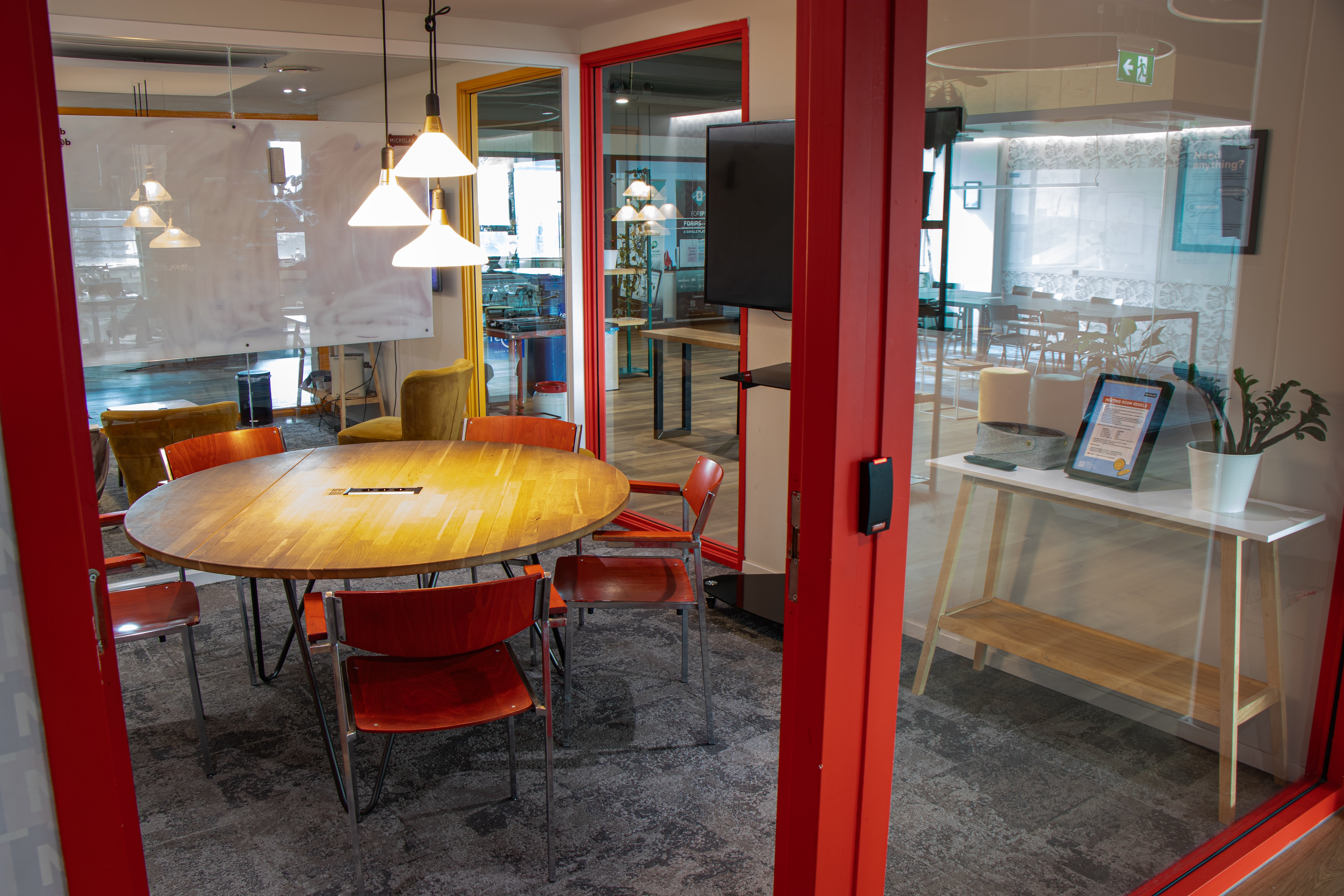 Red Room - 5th Floor 